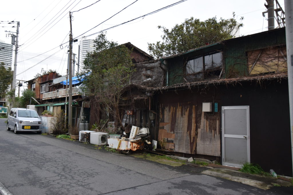 横浜市中央卸売市場付近の廃墟