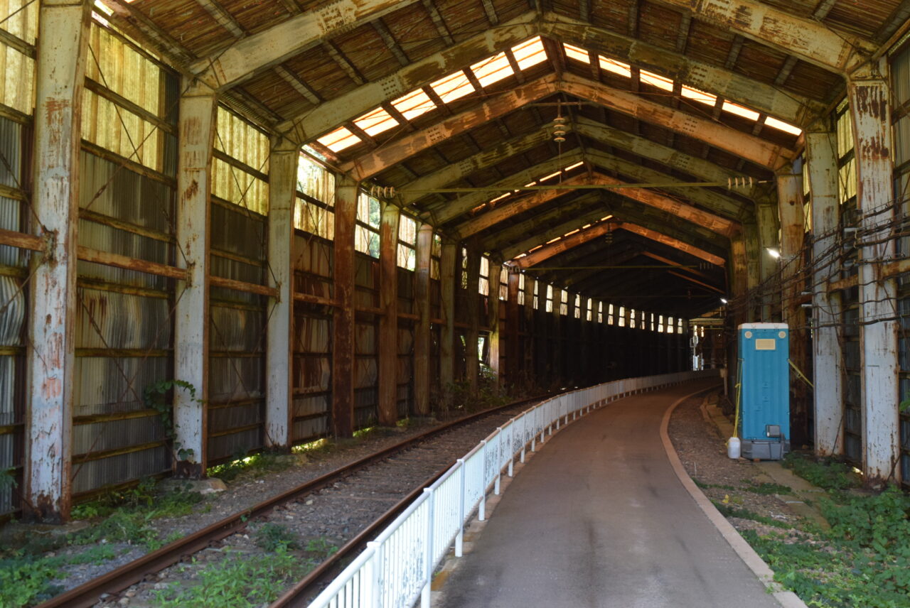 大沢駅のスノーシェッダー