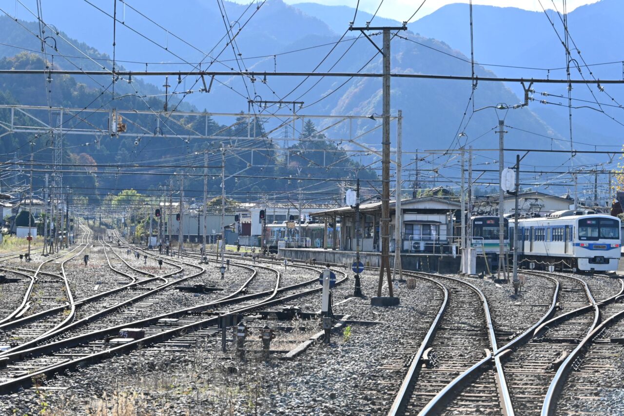 影森駅構内