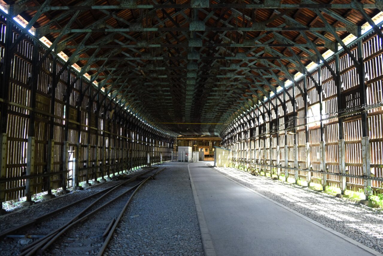 峠駅のスノーシェルター