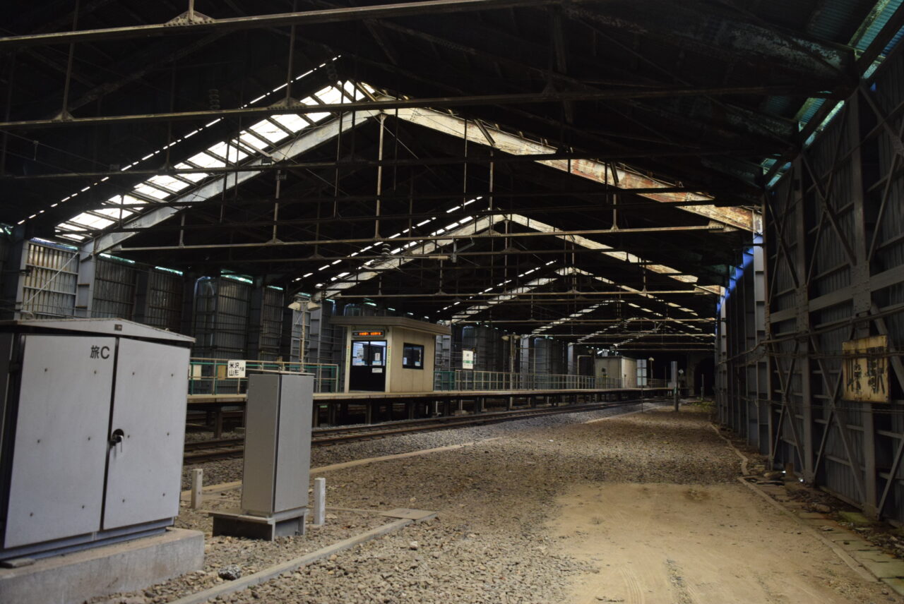 山形線の峠駅