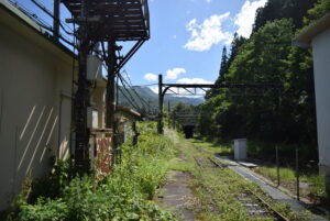 板谷駅の旧ホーム