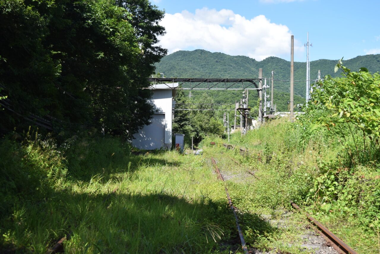 板谷駅の旧線跡