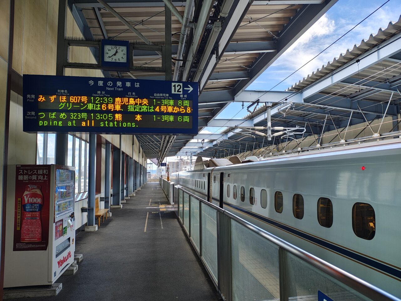 九州新幹線久留米駅に停車するみずほ